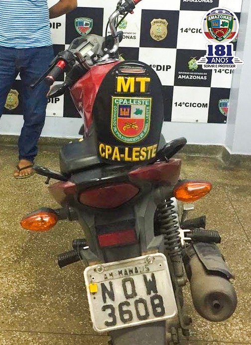 Em Manaus, homem é preso enquanto passeava com motocicleta roubada 