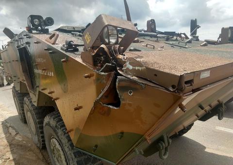  Acidente com veículos do Exército deixa 15 feridos na estrada 