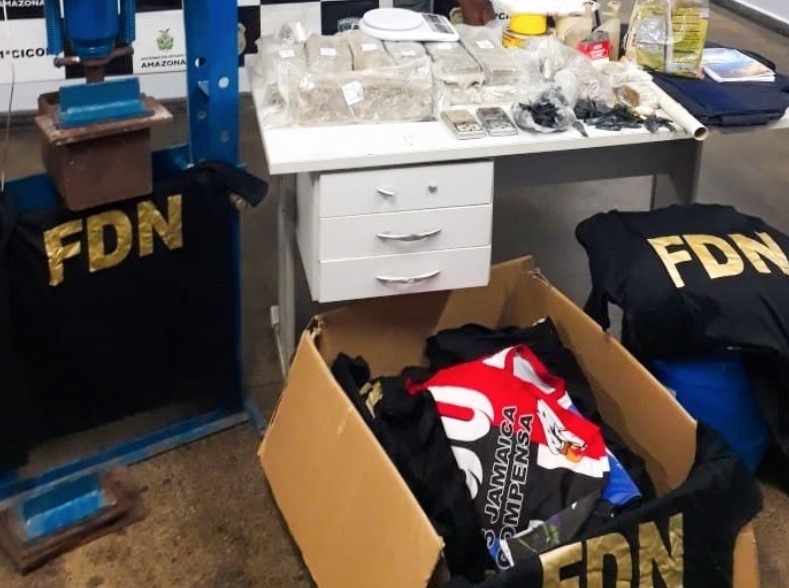 Polícia desmonta laboratório de drogas da FDN que abastecia outras zonas de Manaus