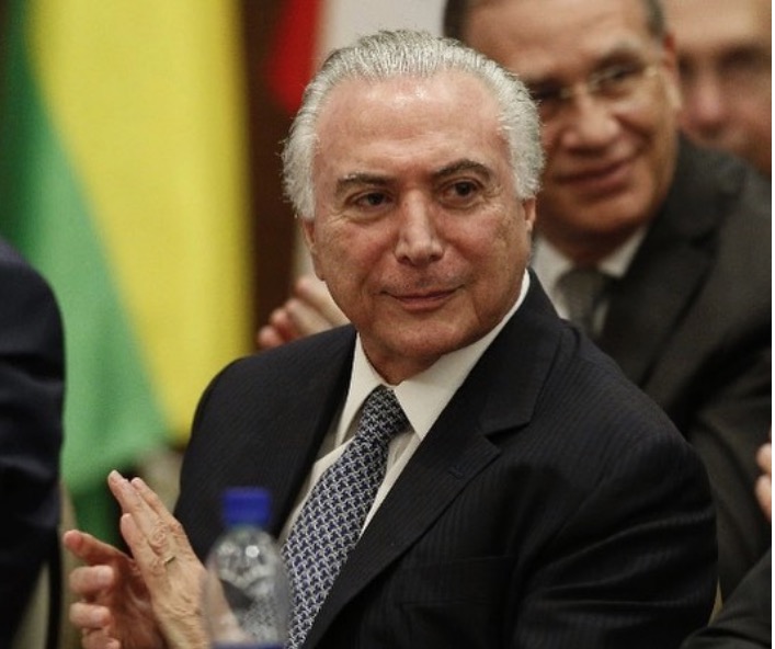 Temer assina decreto que cria novo regime tributário para montadoras