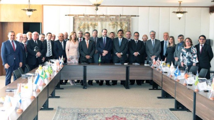 Toffoli fala de felicidade com reajuste e é aplaudido por presidentes de TJs