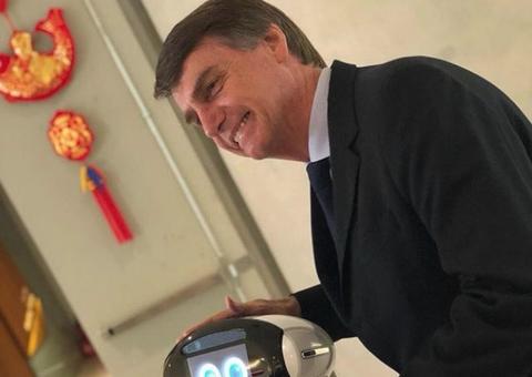 Bolsonaro nega intenção de alíquota maior para servidor e fim de benefício na previdência