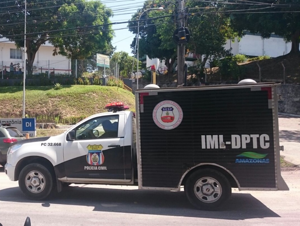 Homem é morto em Manaus e mãe jura vingança: 'muitas mortes vão rolar nesse bairro'