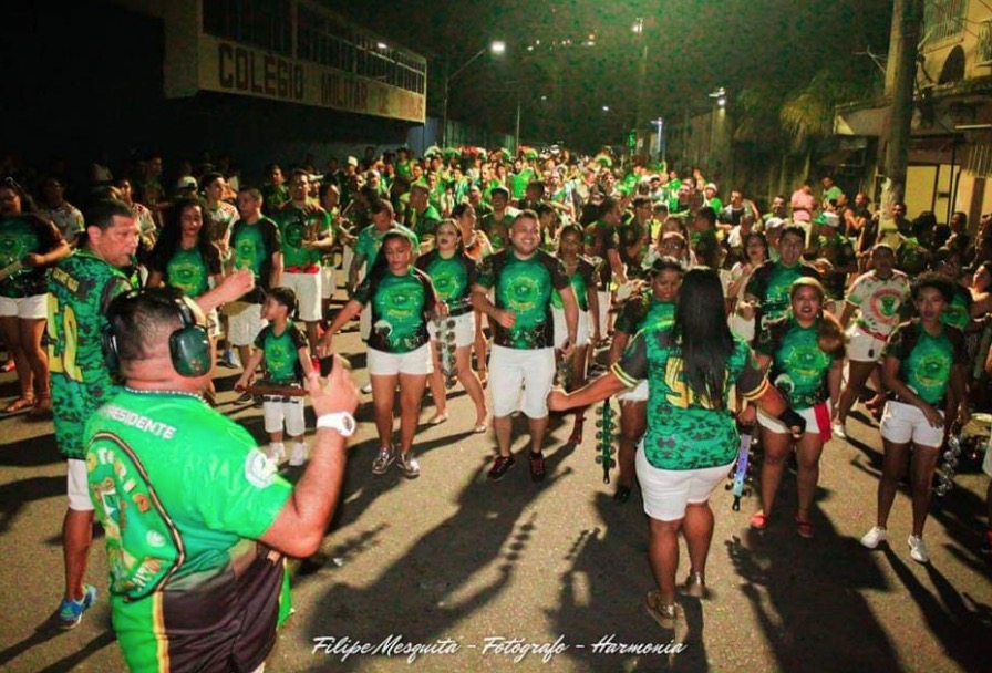  Aparecida faz desfile nas ruas do bairro neste sábado