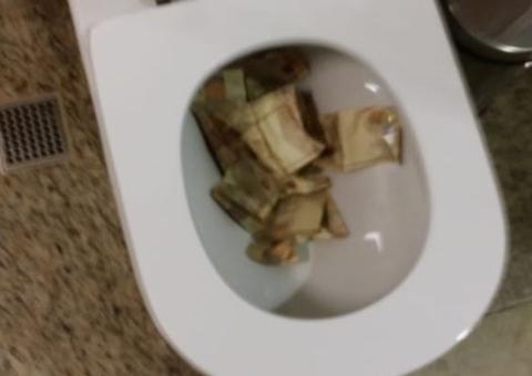 Preso em operação jogou dinheiro na privada após chegada da PF