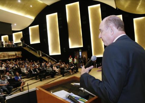 Ministro do TCU encerra Simpósio de Ouvidorias no Amazonas