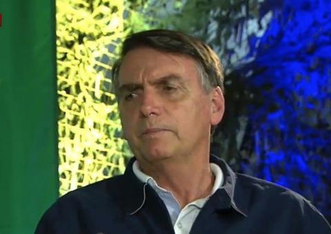 Bolsonaro diz que Enem deve tratar sobre "o que interessa"