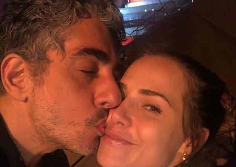 Letícia Colin mostra chamego com marido após flagra com Caco Ciocler