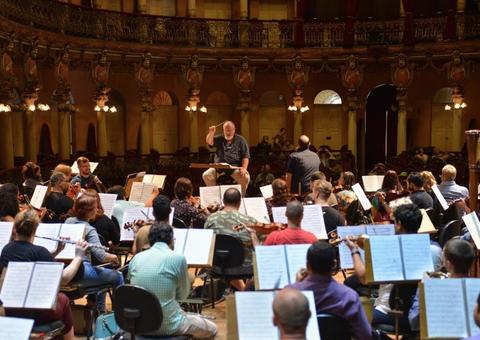 Concerto de Varsóvia/Carmina Burana será apresentado neste domingo no Teatro Amazonas