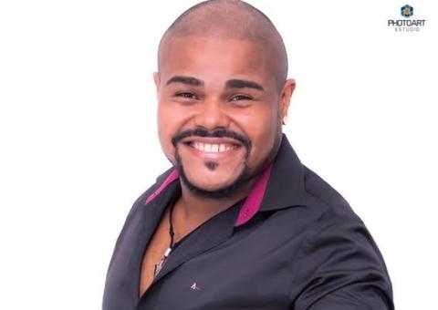 Alegria contagia a roda de samba da Timboca neste domingo