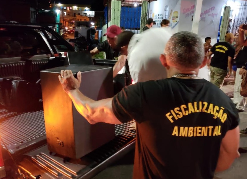 Caixas de som são apreendidas e bar multado em R$ 25 mil durante operação em Manaus 