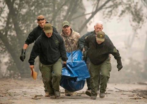 Sobe para 25 número o de mortos na Califórnia por causa de incêndio