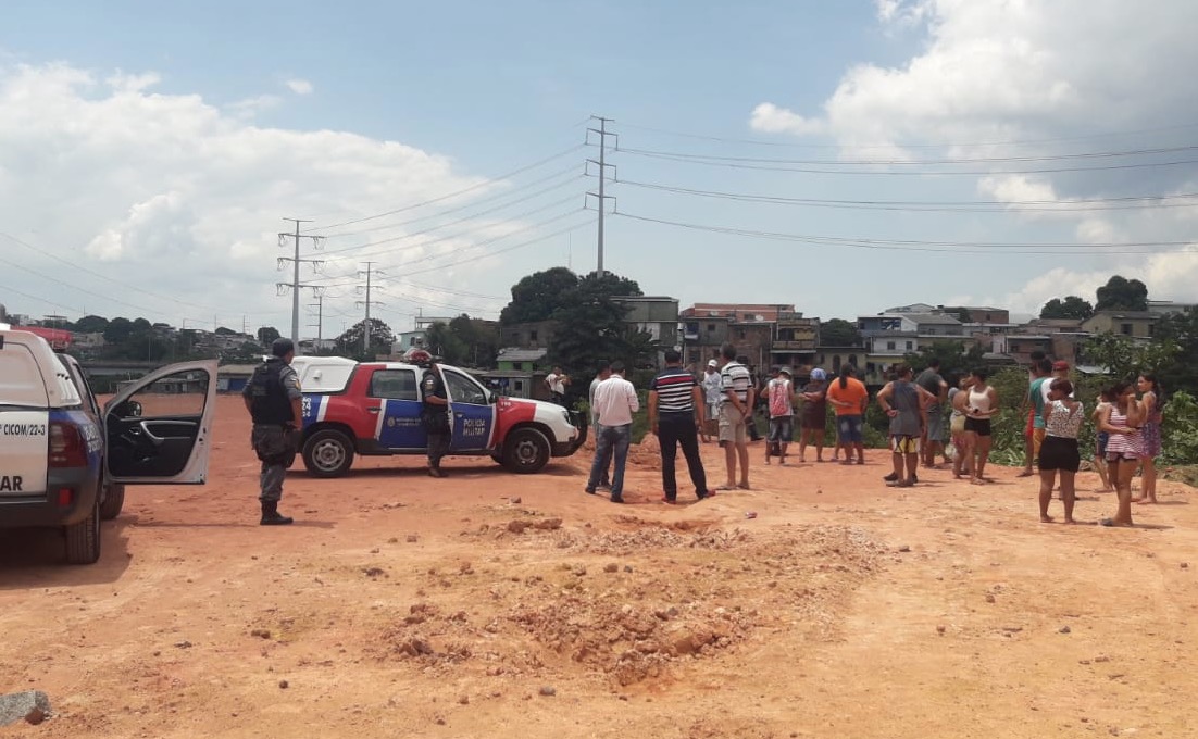 Corpo de mulher é desovado amarrado com cordas em Manaus