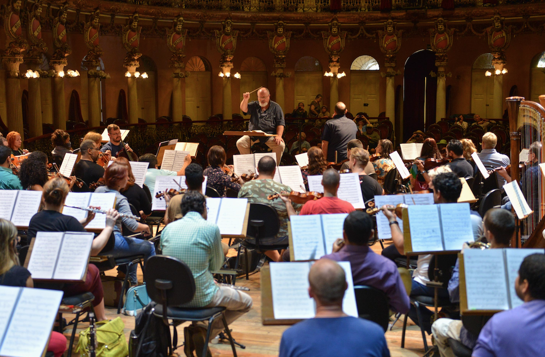 ‘Concerto de Varsóvia/Carmina Burana’ acontece neste domingo com entrada gratuita