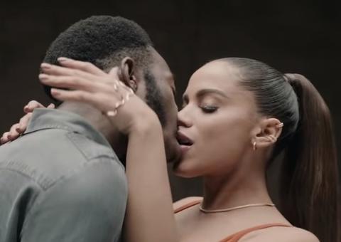 Anitta mostra bastidores beijando 'com vontade' 24 pessoas: 'as cenas são reais'