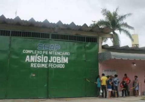 Detento ateia fogo em colchão e joga em telhado de enfermaria no Compaj