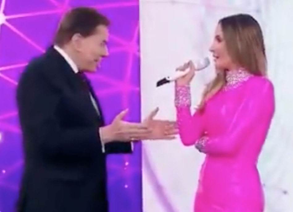 Claudia Leitte desabafa após ser constrangida por Silvio Santos durante Teleton