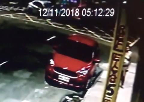 Vídeo mostra momento em que carro atinge violentamente ônibus em Manaus