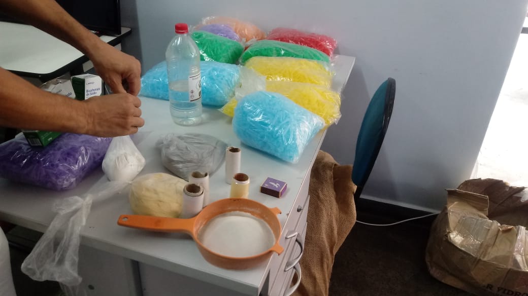 Operação da PM fecha laboratório de drogas que funcionava em casa abandonada em  Manaus
