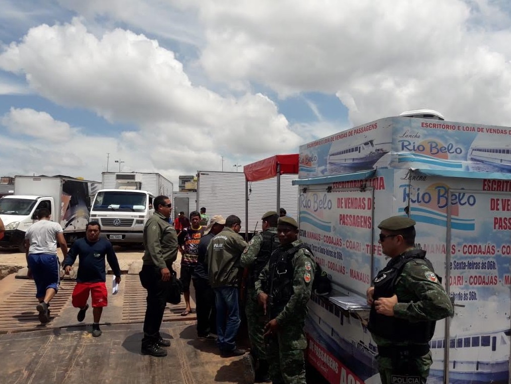 Ipaam realiza operação em balsas clandestinas e aplica multa de R$ 1,1 milhão