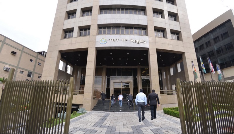 TRT realiza leilão de veículos, equipamentos e lotes de terras no Amazonas e em Roraima