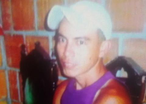 Com supostos policiais, homem desaparece após mãe vê-lo algemado em Manaus