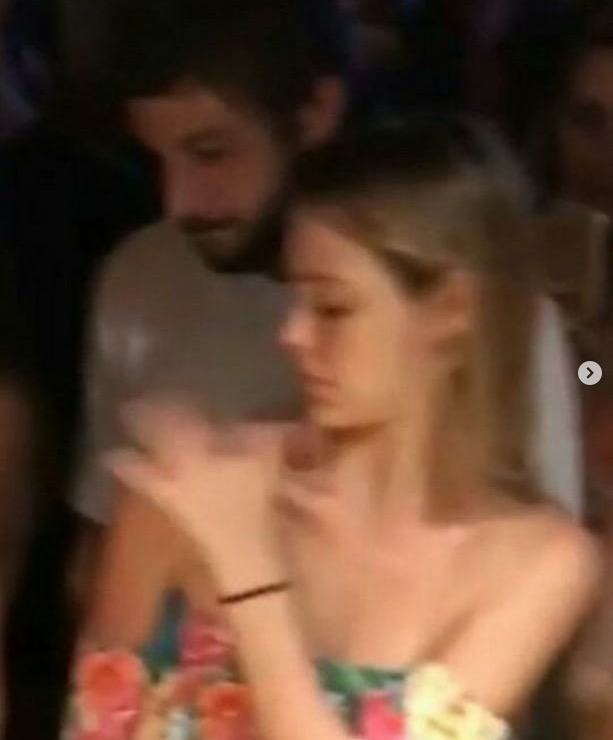 Chay Suede e Laura Neiva são flagrados aos beijos em Fernando de Noronha após reconciliação
