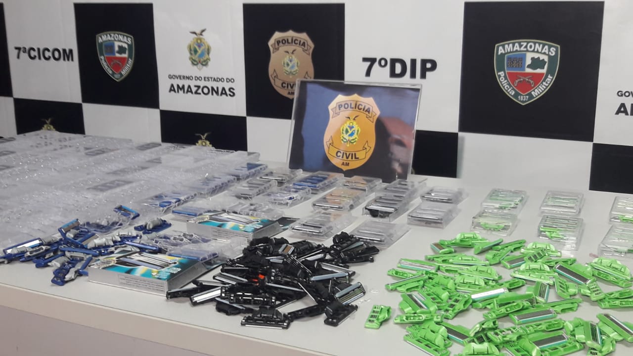 Funcionários são presos suspeitos de furtar peças de barbeadores de fábrica em Manaus