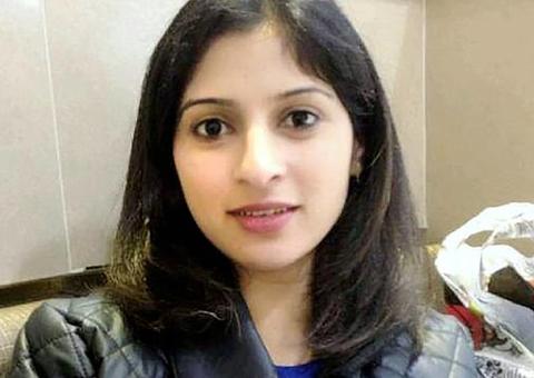 Bebê sobrevive a parto após mãe ser morta por flechada em Londres