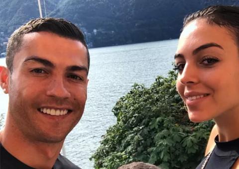 Cristiano Ronaldo pede namorada em casamento