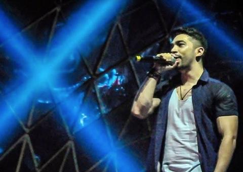 Amor eu vou dormir é palco do lançamento da carreira solo do cantor Prata Filho