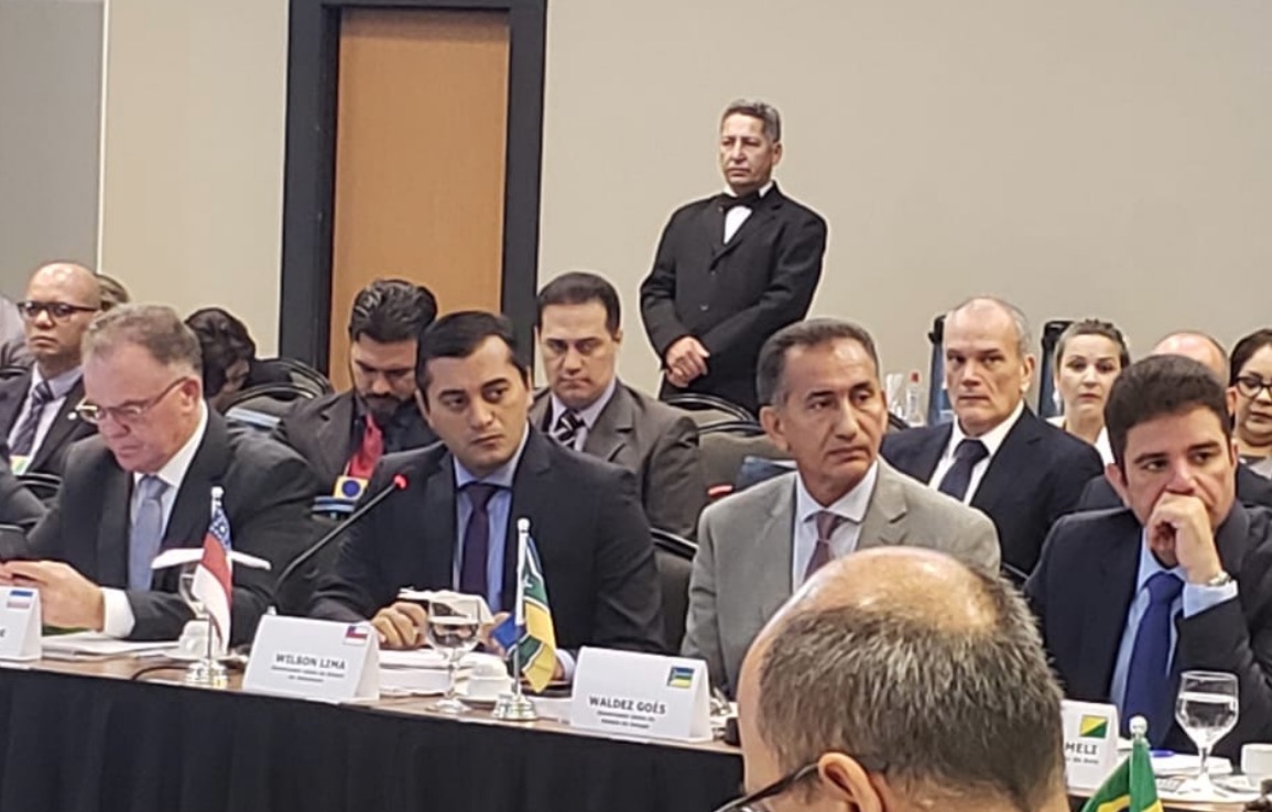 Em reunião com Bolsonaro, Wilson diz ser injusto o Amazonas cuidar sozinho da fronteira