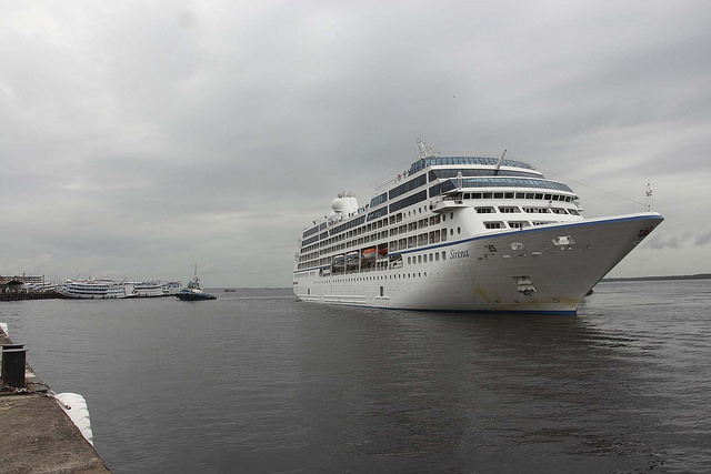 Dois cruzeiros chegam a Manaus no fim de semana com mais de 1 mil turistas