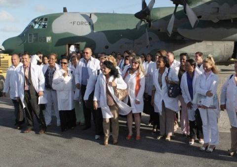 Cuba quer retirar todos os médicos do Brasil em 40 dias 
