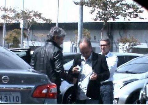 Empresário revela que entregava propina em caixas de sabão para primo de Aécio