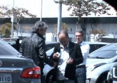 Propina foi entregue em caixas de sabão para primo de Aécio