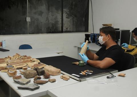 Trabalho de arqueologia na Matriz revela mais de 3,5 mil peças históricas