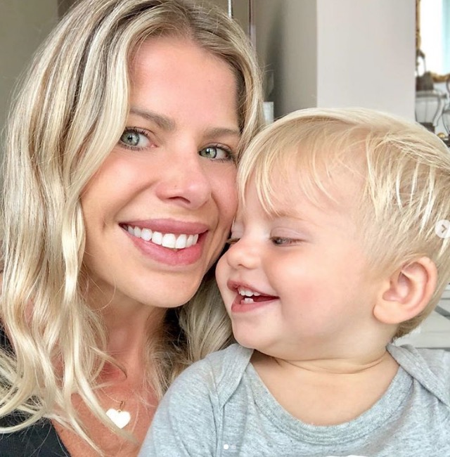 Saiba quanto Karina Bacchi fatura com post com filho no Instagram