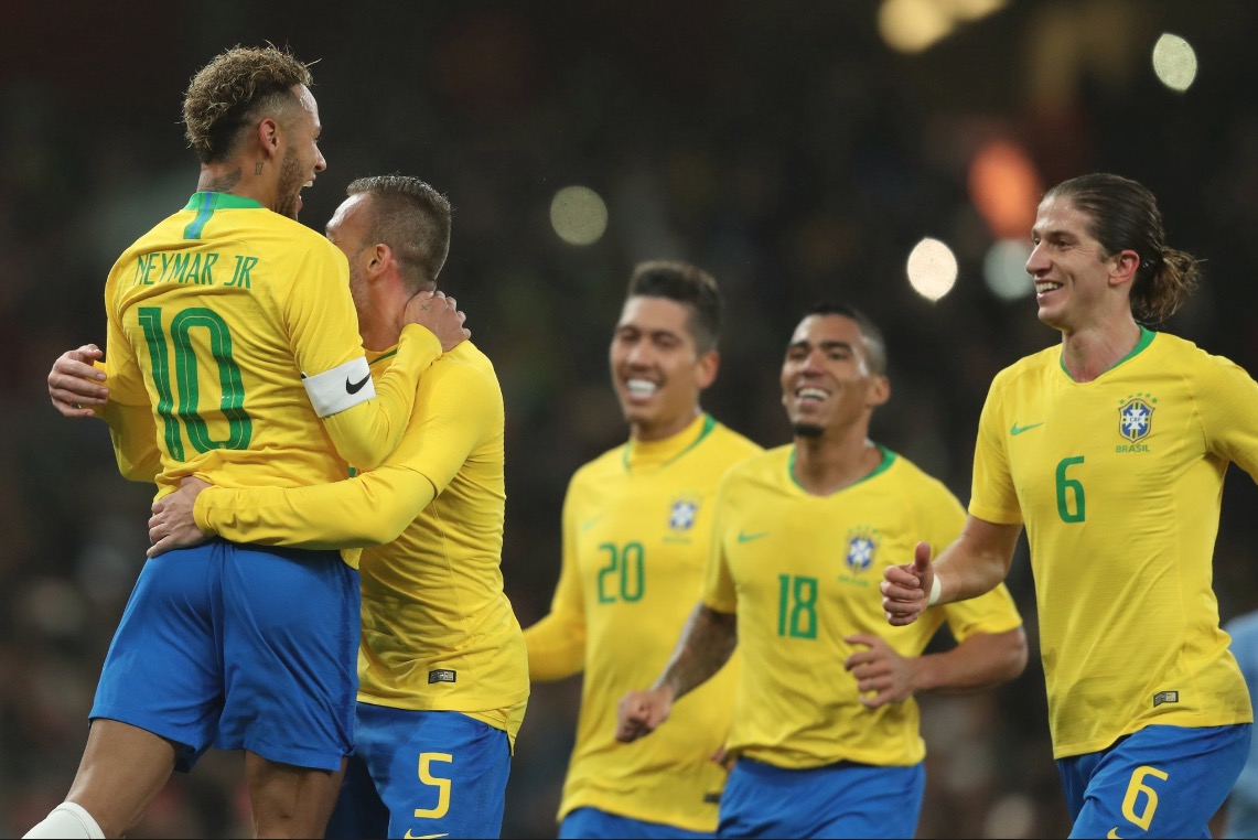 Com gol de Neymar, Brasil supera o Uruguai em amistoso