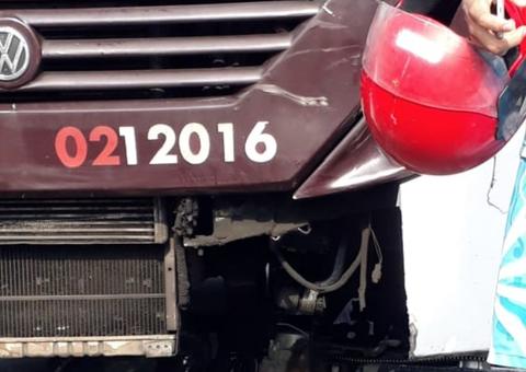 Acidente entre ônibus e motocicleta deixa dois mortos em Manaus