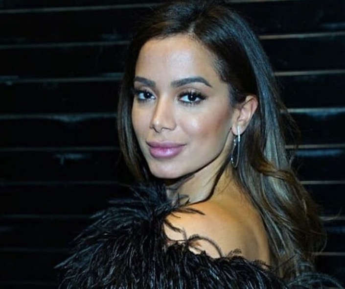 Anitta revela ser bissexual e conta qual foi a reação da sua mãe ao descobrir
