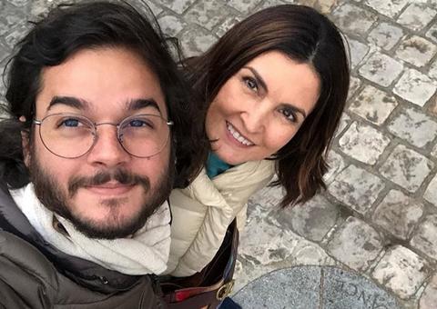 Fátima Bernardes se despede de férias românticas em Paris ao lado de namorado bonitão