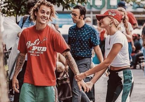 Hailey Baldwin muda sobrenome e confirma que está casada com Justin Bieber