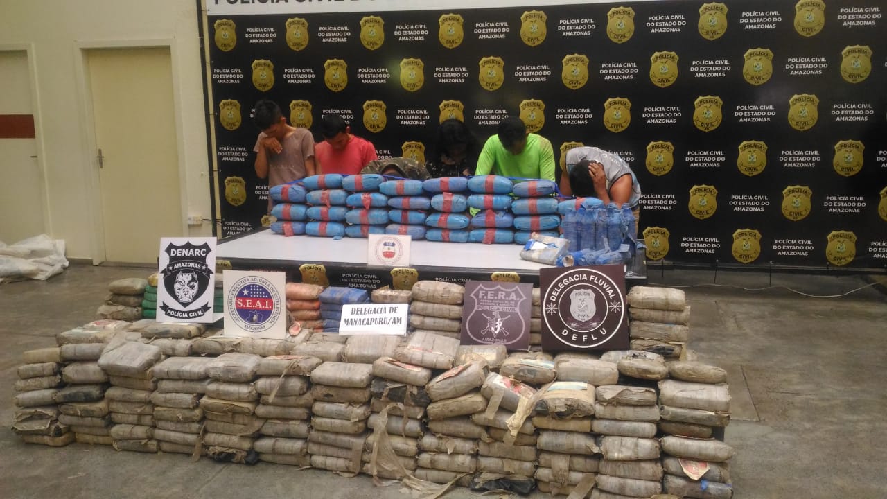 Cinco pessoas são presas e 300 kg de drogas são apreendidos no Amazonas