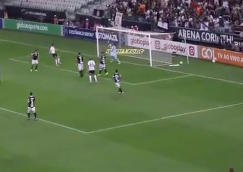 Corinthians derrota o Vasco com gol de Vital e se afasta da zona da degola