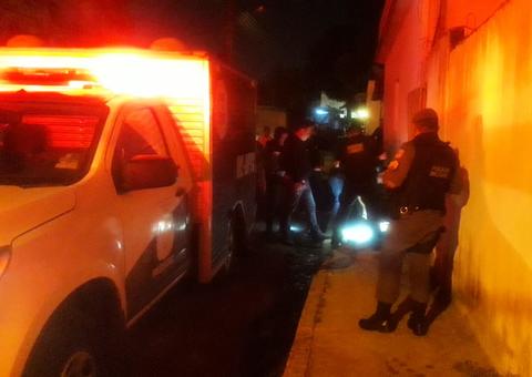 Homem é assassinado com 5 tiros ao caminhar em rua de Manaus