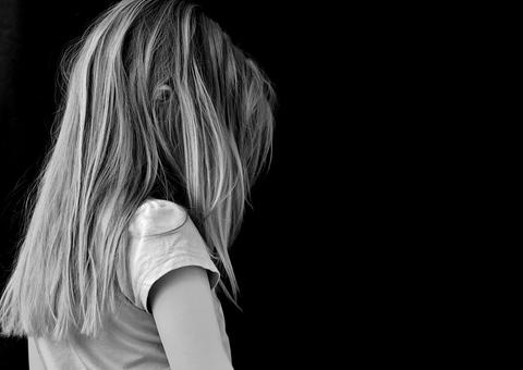 Homem é atacado com bisturi ao tentar salvar criança de suposto abuso sexual