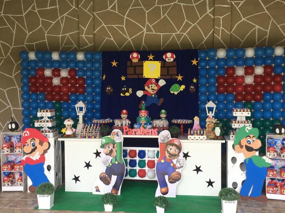 Cachorro ganha festa de R$ 5 mil com bolo, coxinha e brigadeiro