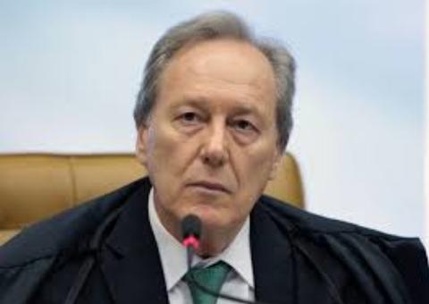 Lewandowski rejeita ação contra reajuste de ministros do STF