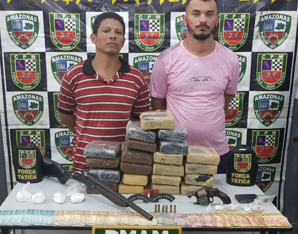 Em Manaus, xarás são presos em casa recheada de drogas e armas